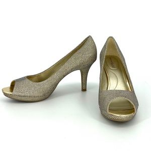 8.5 Gold Bandolino BDSupermodel Peep Toe Pump Heel